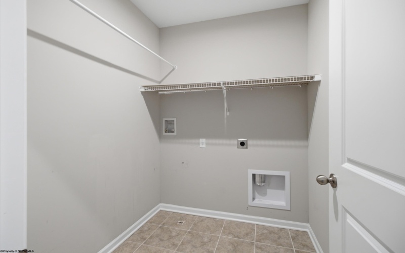 72 Bedford Court, Bridgeport, West Virginia 26330, 3 Bedrooms Bedrooms, 7 Rooms Rooms,2 BathroomsBathrooms,Single Family Attached,For Sale,Bedford,10165478
