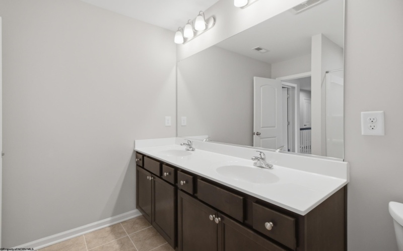 72 Bedford Court, Bridgeport, West Virginia 26330, 3 Bedrooms Bedrooms, 7 Rooms Rooms,2 BathroomsBathrooms,Single Family Attached,For Sale,Bedford,10165478