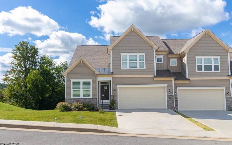 72 Bedford Court, Bridgeport, West Virginia 26330, 3 Bedrooms Bedrooms, 7 Rooms Rooms,2 BathroomsBathrooms,Single Family Attached,For Sale,Bedford,10165478