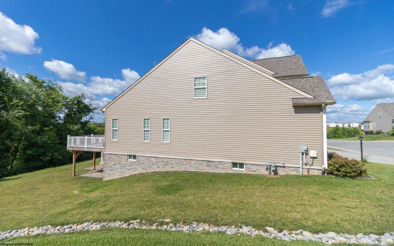 72 Bedford Court, Bridgeport, West Virginia 26330, 3 Bedrooms Bedrooms, 7 Rooms Rooms,2 BathroomsBathrooms,Single Family Attached,For Sale,Bedford,10165478