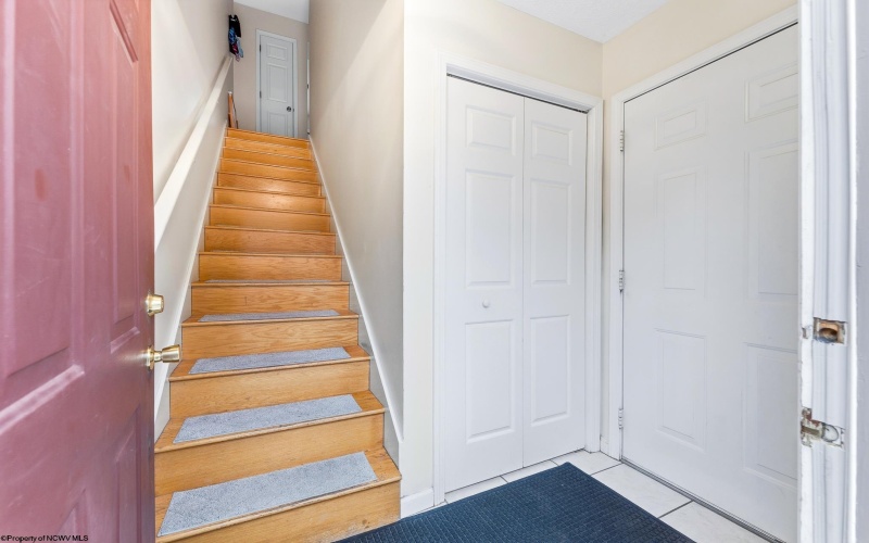 204 Stonegate Circle, Morgantown, West Virginia 26505, 2 Bedrooms Bedrooms, 4 Rooms Rooms,2 BathroomsBathrooms,Single Family Attached,For Sale,Stonegate,10165479