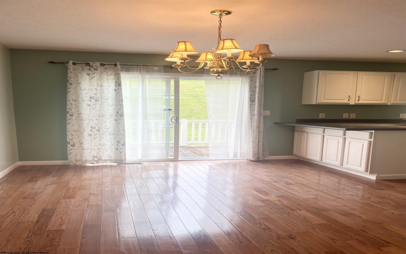121 Donna Avenue, Morgantown, West Virginia 26505, 3 Bedrooms Bedrooms, 6 Rooms Rooms,3 BathroomsBathrooms,Residential Rentals,For Rent,Donna,10165464