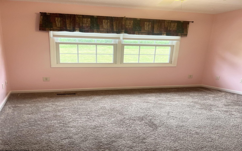 121 Donna Avenue, Morgantown, West Virginia 26505, 3 Bedrooms Bedrooms, 6 Rooms Rooms,3 BathroomsBathrooms,Residential Rentals,For Rent,Donna,10165464
