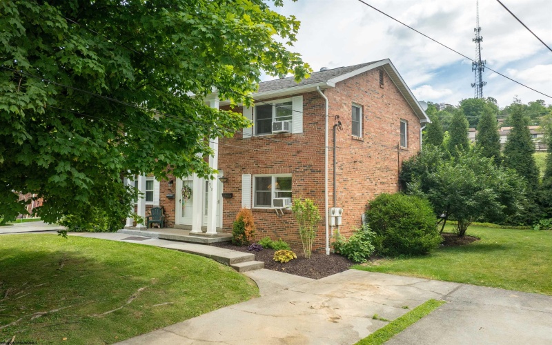 1312 Heritage Place, Morgantown, West Virginia 26505, 2 Bedrooms Bedrooms, 6 Rooms Rooms,1 BathroomBathrooms,Single Family Attached,For Sale,Heritage,10165465