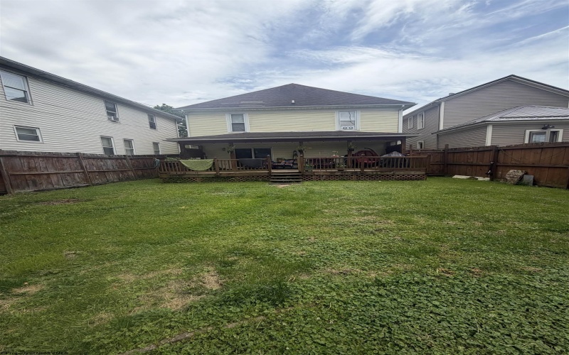 914 Henry Avenue, Elkins, West Virginia 26241, 3 Bedrooms Bedrooms, 6 Rooms Rooms,1 BathroomBathrooms,Single Family Detached,For Sale,Henry,10165467