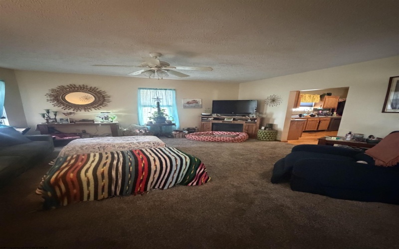 914 Henry Avenue, Elkins, West Virginia 26241, 3 Bedrooms Bedrooms, 6 Rooms Rooms,1 BathroomBathrooms,Single Family Detached,For Sale,Henry,10165467