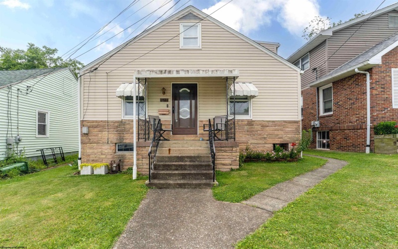 627 Elysian Avenue, Morgantown, West Virginia 26501, 3 Bedrooms Bedrooms, 6 Rooms Rooms,3 BathroomsBathrooms,Single Family Detached,For Sale,Elysian,10165466