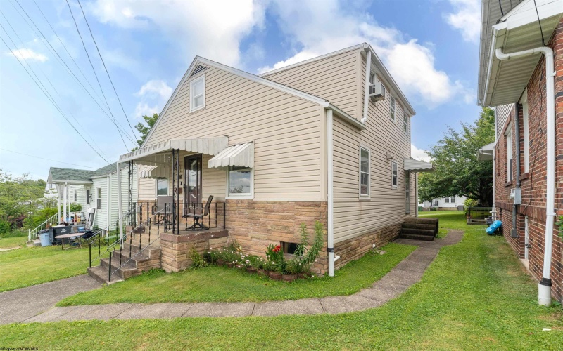627 Elysian Avenue, Morgantown, West Virginia 26501, 3 Bedrooms Bedrooms, 6 Rooms Rooms,3 BathroomsBathrooms,Single Family Detached,For Sale,Elysian,10165466