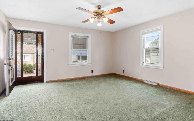 627 Elysian Avenue, Morgantown, West Virginia 26501, 3 Bedrooms Bedrooms, 6 Rooms Rooms,3 BathroomsBathrooms,Single Family Detached,For Sale,Elysian,10165466