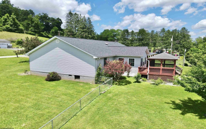 201 Simpson Run Road, Weston, West Virginia 26452, 3 Bedrooms Bedrooms, 10 Rooms Rooms,2 BathroomsBathrooms,Single Family Detached,For Sale,Simpson Run,10165472