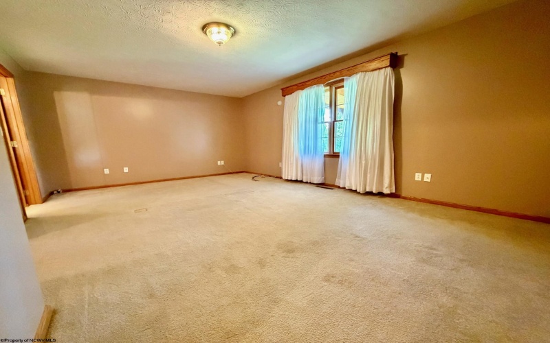 201 Simpson Run Road, Weston, West Virginia 26452, 3 Bedrooms Bedrooms, 10 Rooms Rooms,2 BathroomsBathrooms,Single Family Detached,For Sale,Simpson Run,10165472