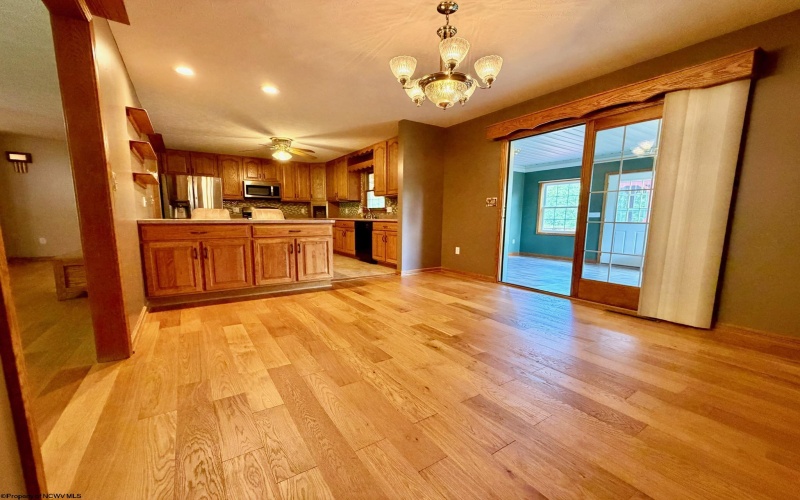 201 Simpson Run Road, Weston, West Virginia 26452, 3 Bedrooms Bedrooms, 10 Rooms Rooms,2 BathroomsBathrooms,Single Family Detached,For Sale,Simpson Run,10165472