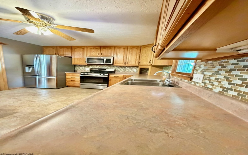 201 Simpson Run Road, Weston, West Virginia 26452, 3 Bedrooms Bedrooms, 10 Rooms Rooms,2 BathroomsBathrooms,Single Family Detached,For Sale,Simpson Run,10165472