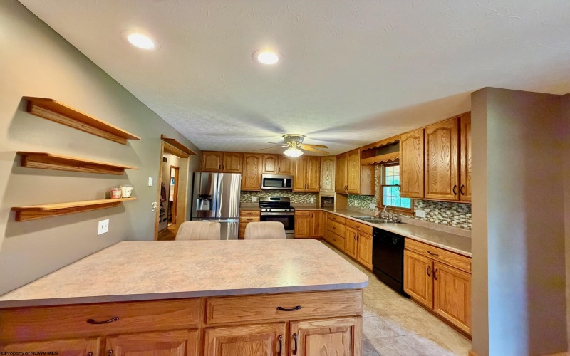201 Simpson Run Road, Weston, West Virginia 26452, 3 Bedrooms Bedrooms, 10 Rooms Rooms,2 BathroomsBathrooms,Single Family Detached,For Sale,Simpson Run,10165472