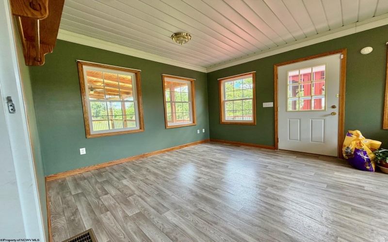 201 Simpson Run Road, Weston, West Virginia 26452, 3 Bedrooms Bedrooms, 10 Rooms Rooms,2 BathroomsBathrooms,Single Family Detached,For Sale,Simpson Run,10165472