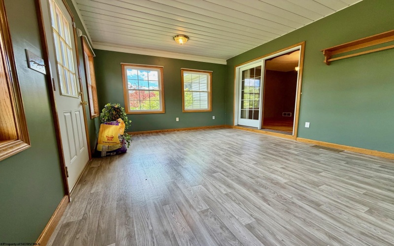 201 Simpson Run Road, Weston, West Virginia 26452, 3 Bedrooms Bedrooms, 10 Rooms Rooms,2 BathroomsBathrooms,Single Family Detached,For Sale,Simpson Run,10165472