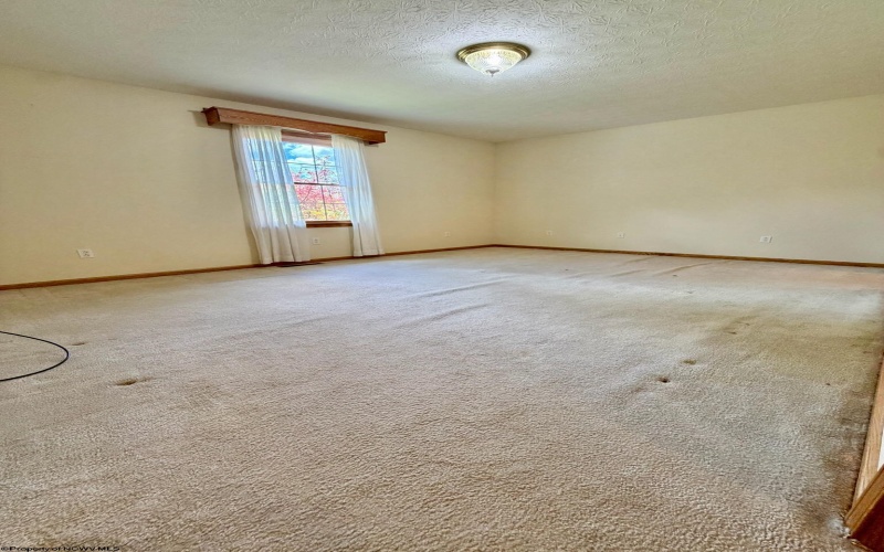 201 Simpson Run Road, Weston, West Virginia 26452, 3 Bedrooms Bedrooms, 10 Rooms Rooms,2 BathroomsBathrooms,Single Family Detached,For Sale,Simpson Run,10165472