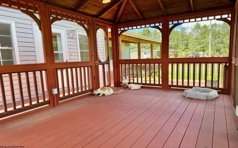 201 Simpson Run Road, Weston, West Virginia 26452, 3 Bedrooms Bedrooms, 10 Rooms Rooms,2 BathroomsBathrooms,Single Family Detached,For Sale,Simpson Run,10165472