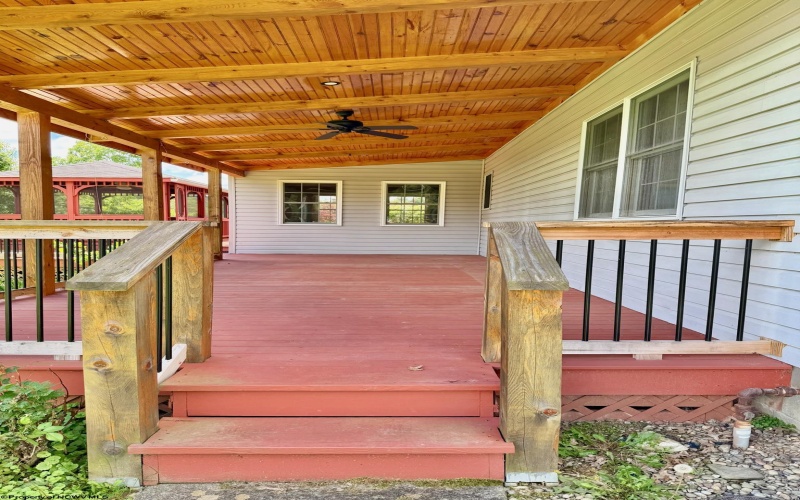 201 Simpson Run Road, Weston, West Virginia 26452, 3 Bedrooms Bedrooms, 10 Rooms Rooms,2 BathroomsBathrooms,Single Family Detached,For Sale,Simpson Run,10165472