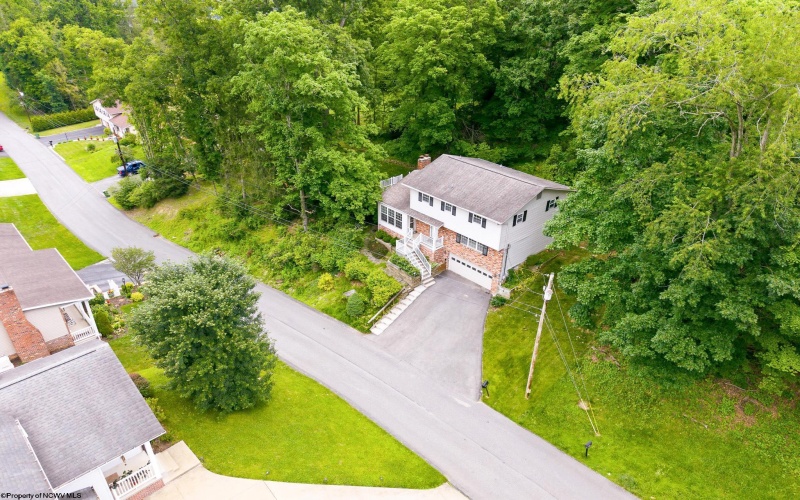 106 Forest Drive, Morgantown, West Virginia 26505, 4 Bedrooms Bedrooms, 9 Rooms Rooms,3 BathroomsBathrooms,Single Family Detached,For Sale,Forest,10165474