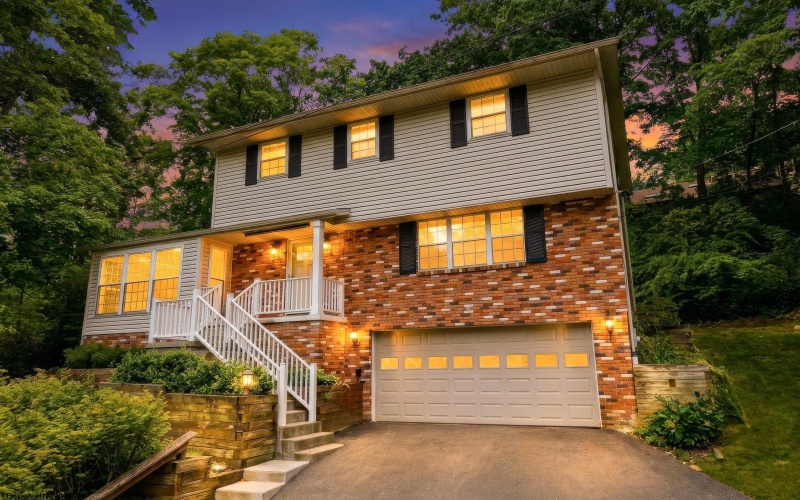 106 Forest Drive, Morgantown, West Virginia 26505, 4 Bedrooms Bedrooms, 9 Rooms Rooms,3 BathroomsBathrooms,Single Family Detached,For Sale,Forest,10165474