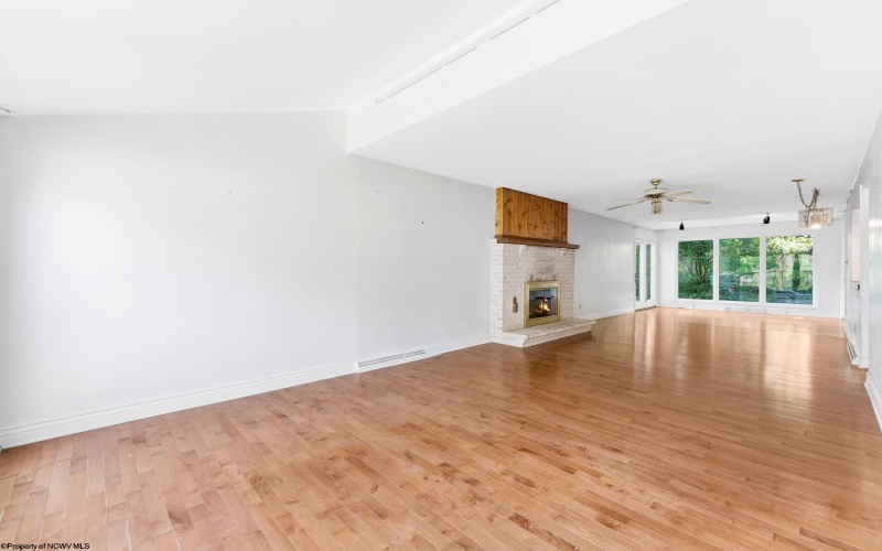 106 Forest Drive, Morgantown, West Virginia 26505, 4 Bedrooms Bedrooms, 9 Rooms Rooms,3 BathroomsBathrooms,Single Family Detached,For Sale,Forest,10165474