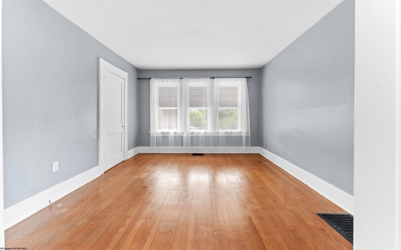 863 Harrison Street, Morgantown, West Virginia 26505, 1 Bedroom Bedrooms, 5 Rooms Rooms,1 BathroomBathrooms,Single Family Detached,For Sale,Harrison,10165477