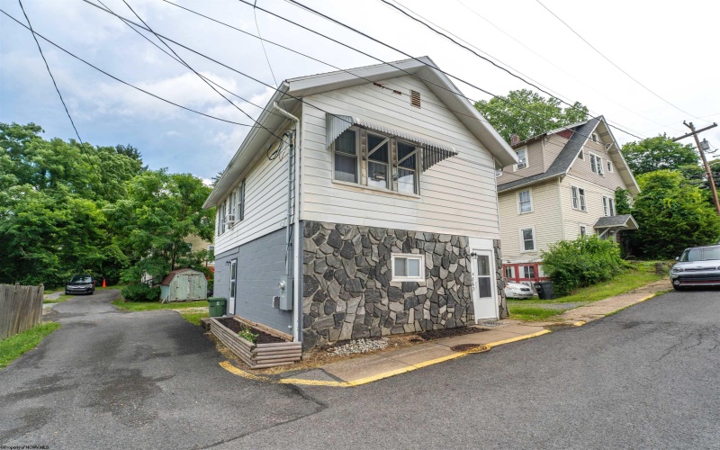 863 Harrison Street, Morgantown, West Virginia 26505, 1 Bedroom Bedrooms, 5 Rooms Rooms,1 BathroomBathrooms,Single Family Detached,For Sale,Harrison,10165477