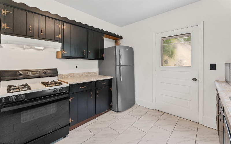 863 Harrison Street, Morgantown, West Virginia 26505, 1 Bedroom Bedrooms, 5 Rooms Rooms,1 BathroomBathrooms,Single Family Detached,For Sale,Harrison,10165477