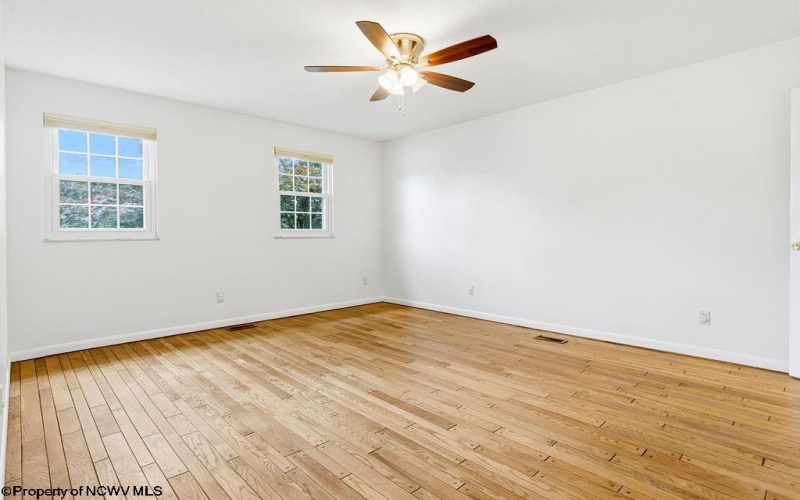 26 Carriage Lane, Bridgeport, West Virginia 26330, 4 Bedrooms Bedrooms, 10 Rooms Rooms,2 BathroomsBathrooms,Single Family Detached,For Sale,Carriage,10165481