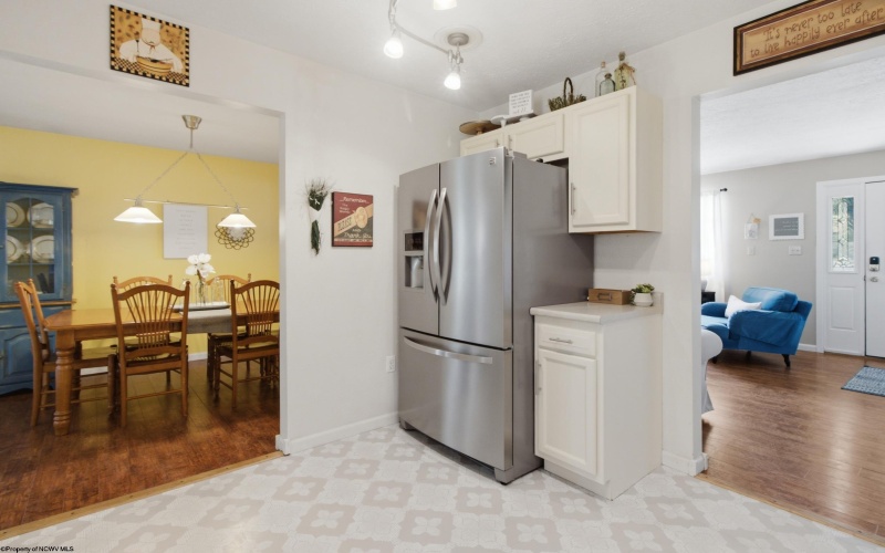 1541 Maple Lake Road, Bridgeport, West Virginia 26330, 3 Bedrooms Bedrooms, 7 Rooms Rooms,1 BathroomBathrooms,Single Family Detached,For Sale,Maple Lake,10165482