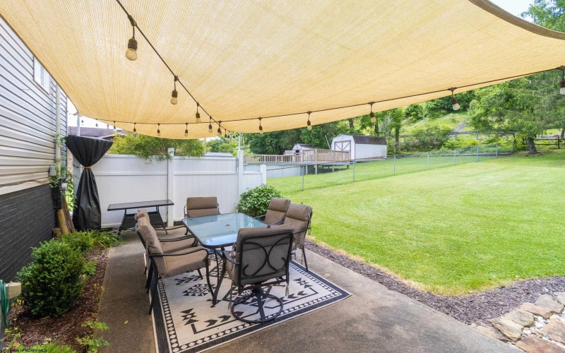 1541 Maple Lake Road, Bridgeport, West Virginia 26330, 3 Bedrooms Bedrooms, 7 Rooms Rooms,1 BathroomBathrooms,Single Family Detached,For Sale,Maple Lake,10165482