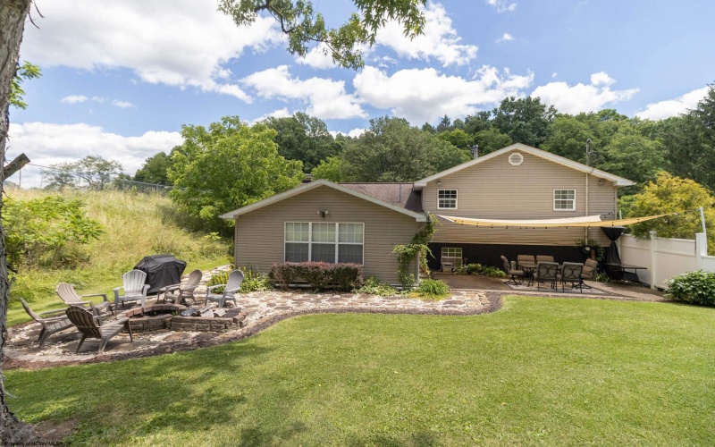 1541 Maple Lake Road, Bridgeport, West Virginia 26330, 3 Bedrooms Bedrooms, 7 Rooms Rooms,1 BathroomBathrooms,Single Family Detached,For Sale,Maple Lake,10165482