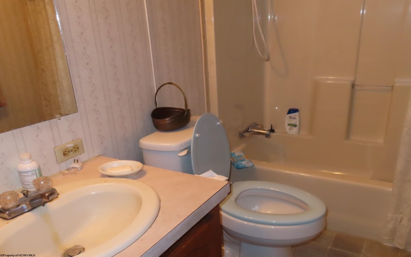 98 Wolford Lane, Dryfork, West Virginia 26263, 3 Bedrooms Bedrooms, 6 Rooms Rooms,2 BathroomsBathrooms,Single Family Detached,For Sale,Wolford,10165483