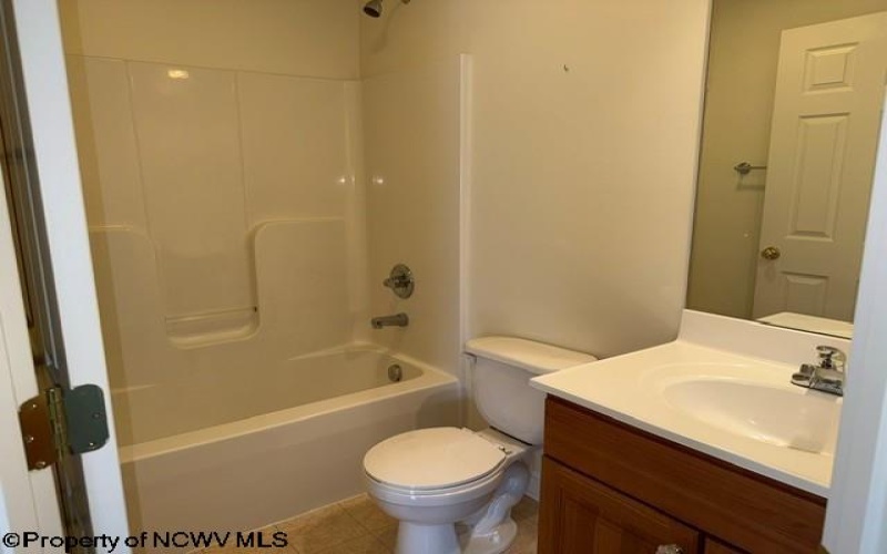 931 Ashton Place, Morgantown, West Virginia 26508, 3 Bedrooms Bedrooms, 7 Rooms Rooms,2 BathroomsBathrooms,Single Family Attached,For Sale,Ashton,10165494