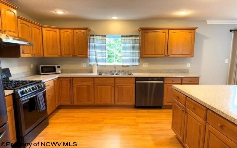 931 Ashton Place, Morgantown, West Virginia 26508, 3 Bedrooms Bedrooms, 7 Rooms Rooms,2 BathroomsBathrooms,Single Family Attached,For Sale,Ashton,10165494