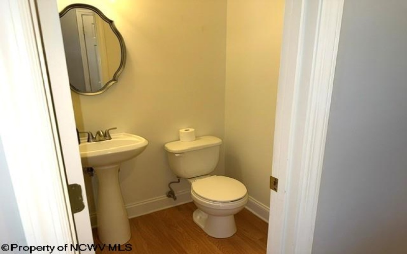 931 Ashton Place, Morgantown, West Virginia 26508, 3 Bedrooms Bedrooms, 7 Rooms Rooms,2 BathroomsBathrooms,Single Family Attached,For Sale,Ashton,10165494