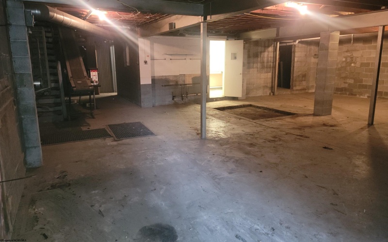 2045 University Avenue, Morgantown, West Virginia 26505, ,Multi-unit/income,For Sale,University,10162829