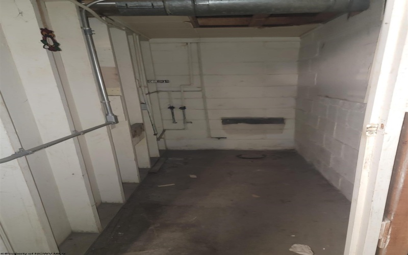 2045 University Avenue, Morgantown, West Virginia 26505, ,Multi-unit/income,For Sale,University,10162829