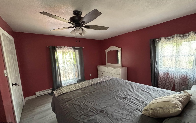 87 School Street, Morgantown, West Virginia 26501, 2 Bedrooms Bedrooms, 3 Rooms Rooms,1 BathroomBathrooms,Residential Rentals,For Rent,School,10165485