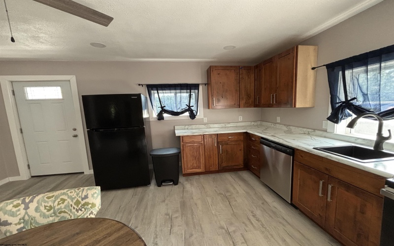 87 School Street, Morgantown, West Virginia 26501, 2 Bedrooms Bedrooms, 3 Rooms Rooms,1 BathroomBathrooms,Residential Rentals,For Rent,School,10165485