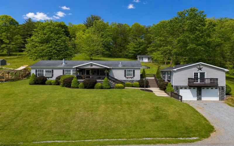 850 Oak Street, Anmoore, West Virginia 26323, 3 Bedrooms Bedrooms, 7 Rooms Rooms,3 BathroomsBathrooms,Single Family Detached,For Sale,Oak,10165487 850 Oak Street, Anmoore, West Virginia 26323, 3 Bedrooms Bedrooms, 7 Rooms Rooms,3 BathroomsBathrooms,Single Family Detached,For Sale,Oak,10165487