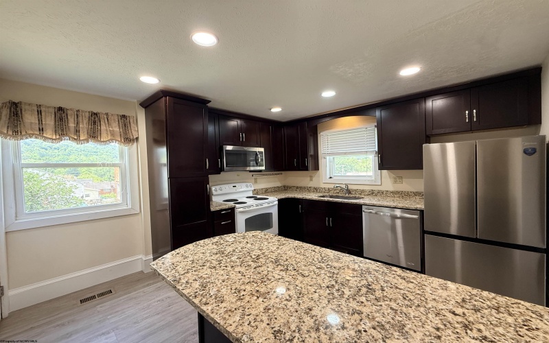 322 Harrison Street, Clarksburg, West Virginia 26301, 3 Bedrooms Bedrooms, 8 Rooms Rooms,1 BathroomBathrooms,Single Family Detached,For Sale,Harrison,10165495