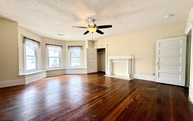 322 Harrison Street, Clarksburg, West Virginia 26301, 3 Bedrooms Bedrooms, 8 Rooms Rooms,1 BathroomBathrooms,Single Family Detached,For Sale,Harrison,10165495