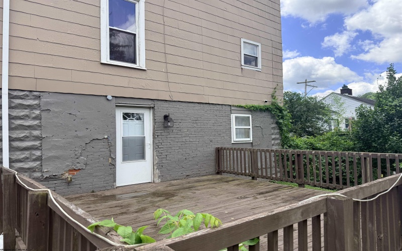 322 Harrison Street, Clarksburg, West Virginia 26301, 3 Bedrooms Bedrooms, 8 Rooms Rooms,1 BathroomBathrooms,Single Family Detached,For Sale,Harrison,10165495