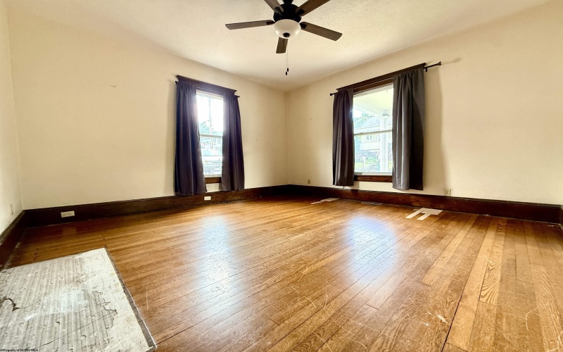 322 Harrison Street, Clarksburg, West Virginia 26301, 3 Bedrooms Bedrooms, 8 Rooms Rooms,1 BathroomBathrooms,Single Family Detached,For Sale,Harrison,10165495