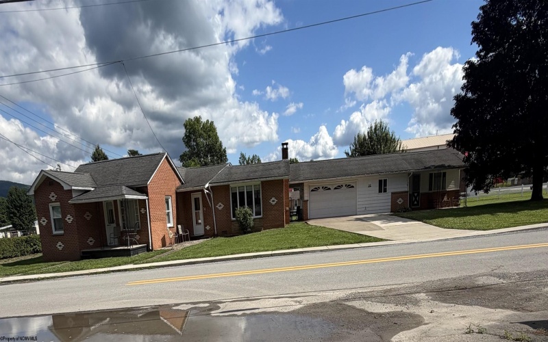 34 Allen Street, Mill Creek, West Virginia 26280, 3 Bedrooms Bedrooms, 6 Rooms Rooms,1 BathroomBathrooms,Single Family Detached,For Sale,Allen,10165499