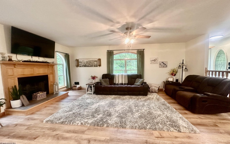 588 Pinch Gut Hollow Road, Fairmont, West Virginia 26554, 5 Bedrooms Bedrooms, 7 Rooms Rooms,2 BathroomsBathrooms,Single Family Detached,For Sale,Pinch Gut Hollow,10165500