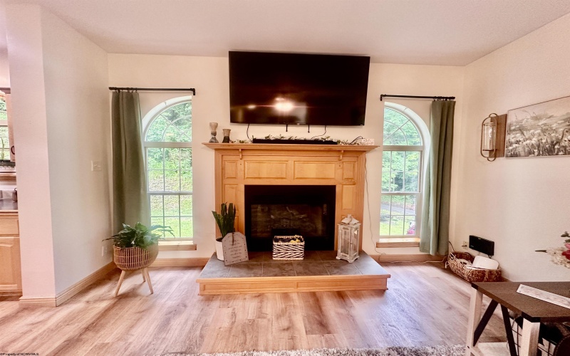 588 Pinch Gut Hollow Road, Fairmont, West Virginia 26554, 5 Bedrooms Bedrooms, 7 Rooms Rooms,2 BathroomsBathrooms,Single Family Detached,For Sale,Pinch Gut Hollow,10165500