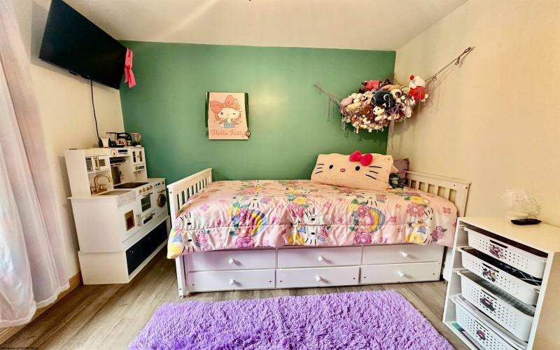 588 Pinch Gut Hollow Road, Fairmont, West Virginia 26554, 5 Bedrooms Bedrooms, 7 Rooms Rooms,2 BathroomsBathrooms,Single Family Detached,For Sale,Pinch Gut Hollow,10165500